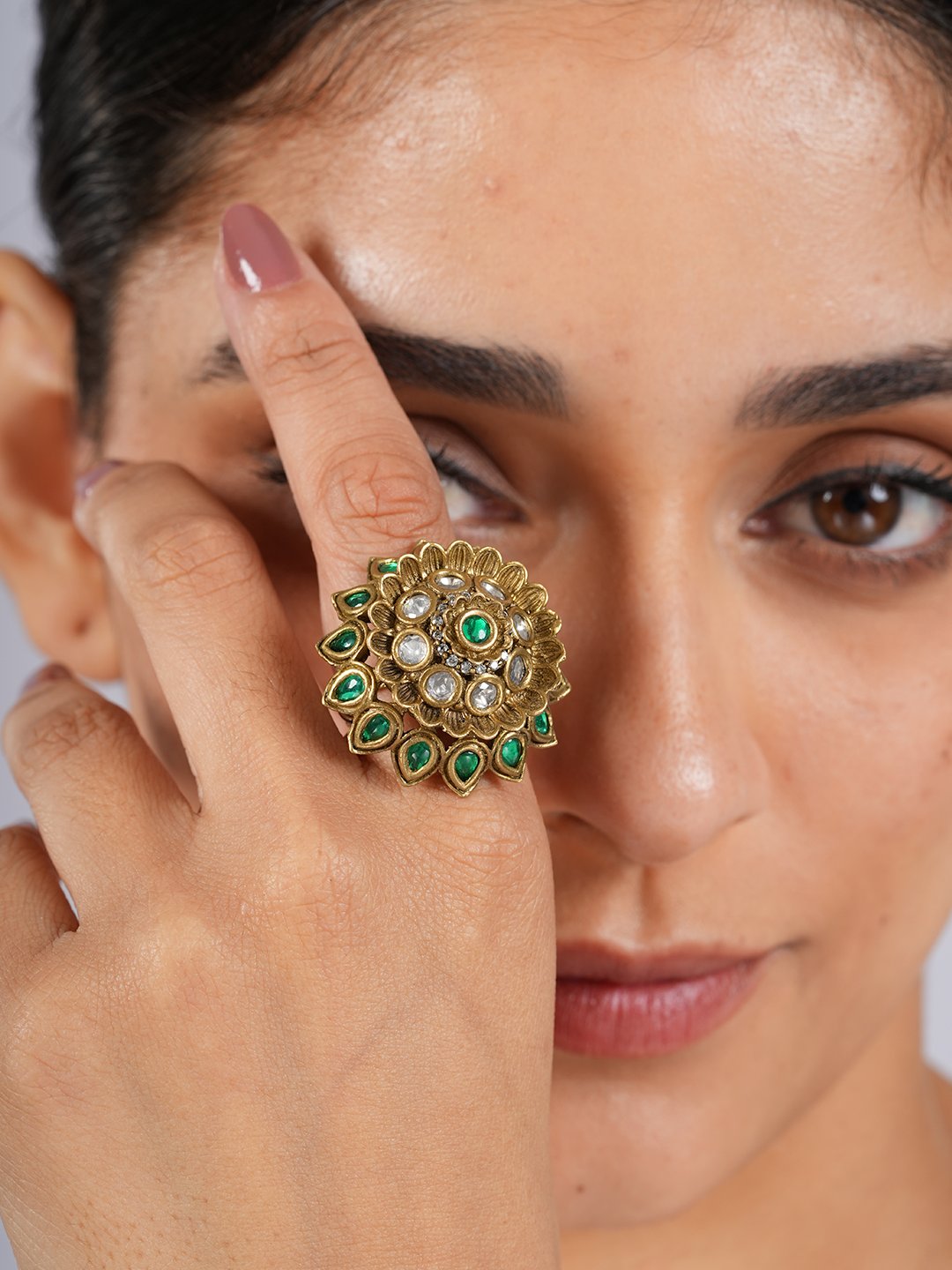 Emerald Noor Ring
