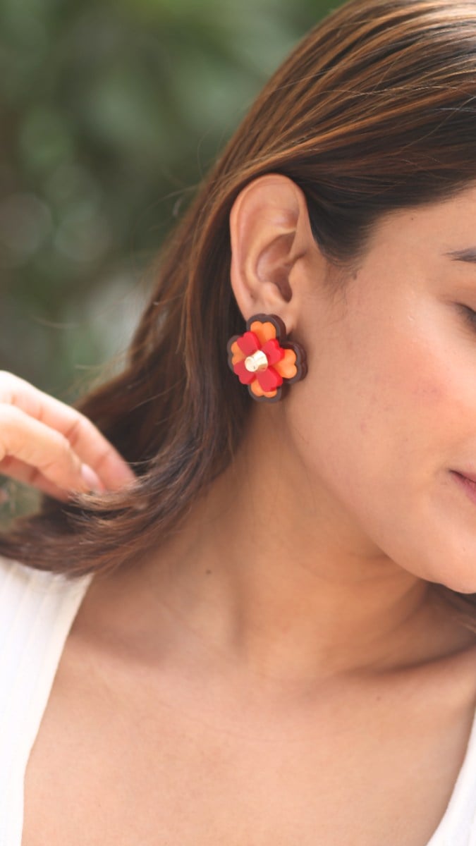 Scarlet Studs