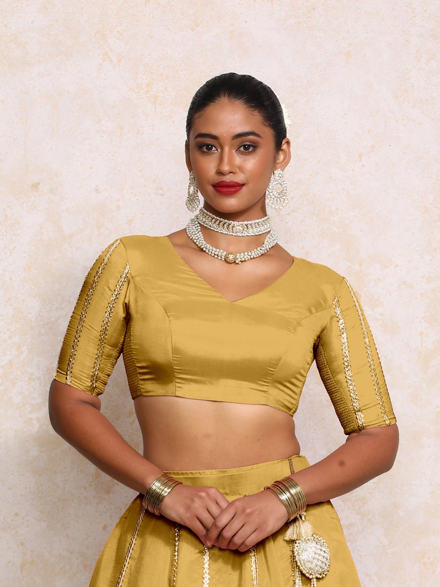 Aashni Tyohaar