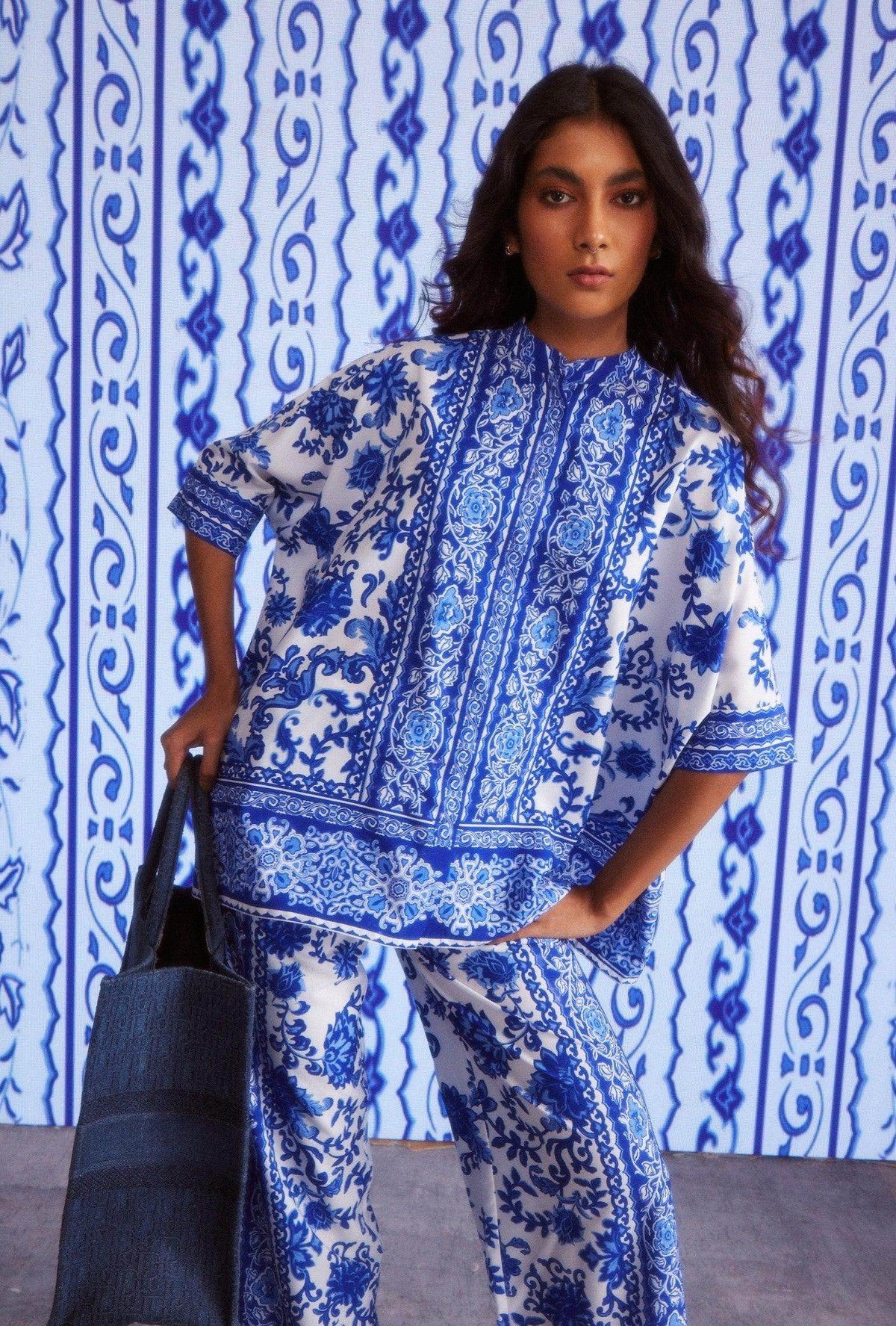 White/Blue Ceramic Print Boxy Shirt Top