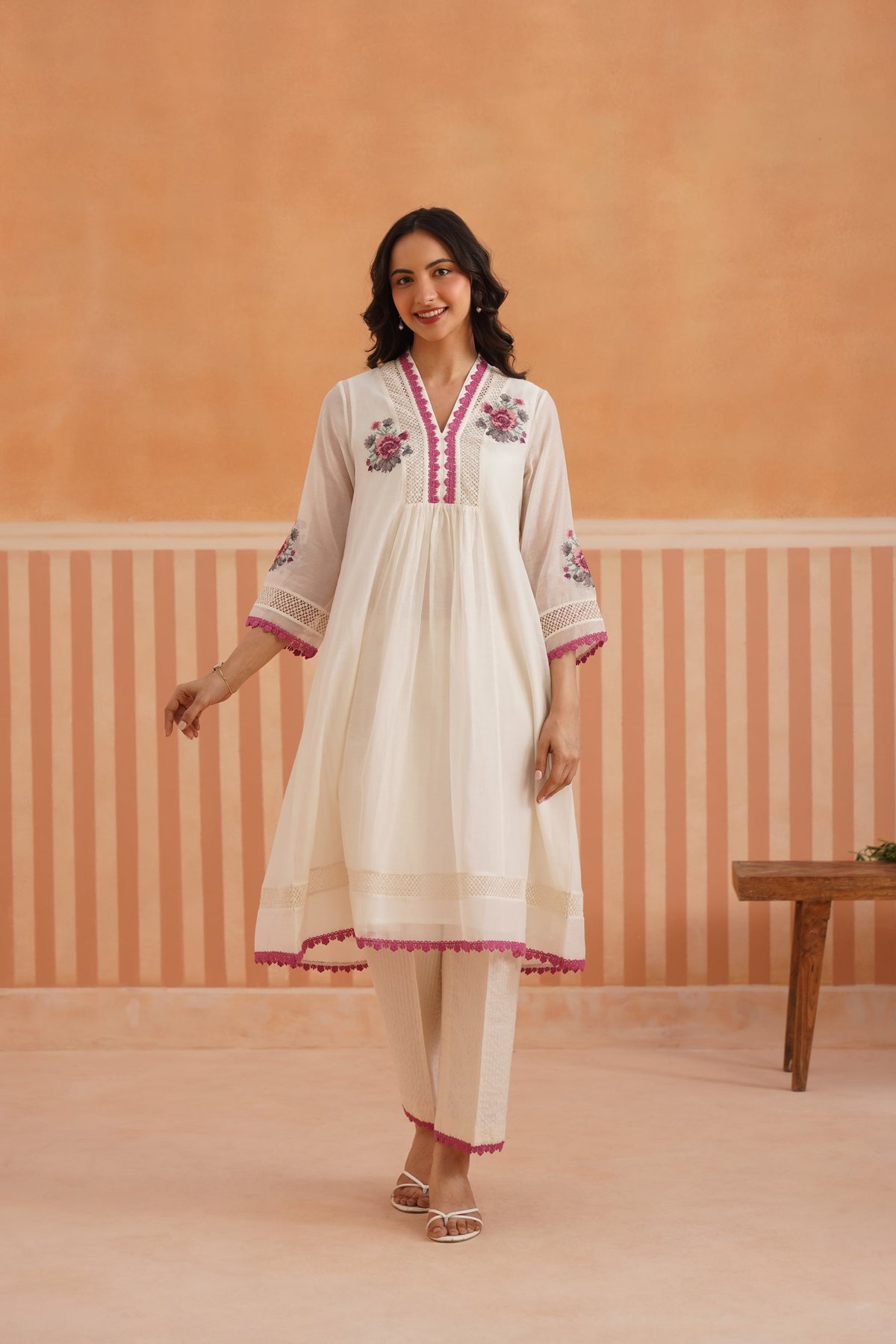 Ivory V-Neck Mul Chanderi Kurta Set with Pink Lace Trim