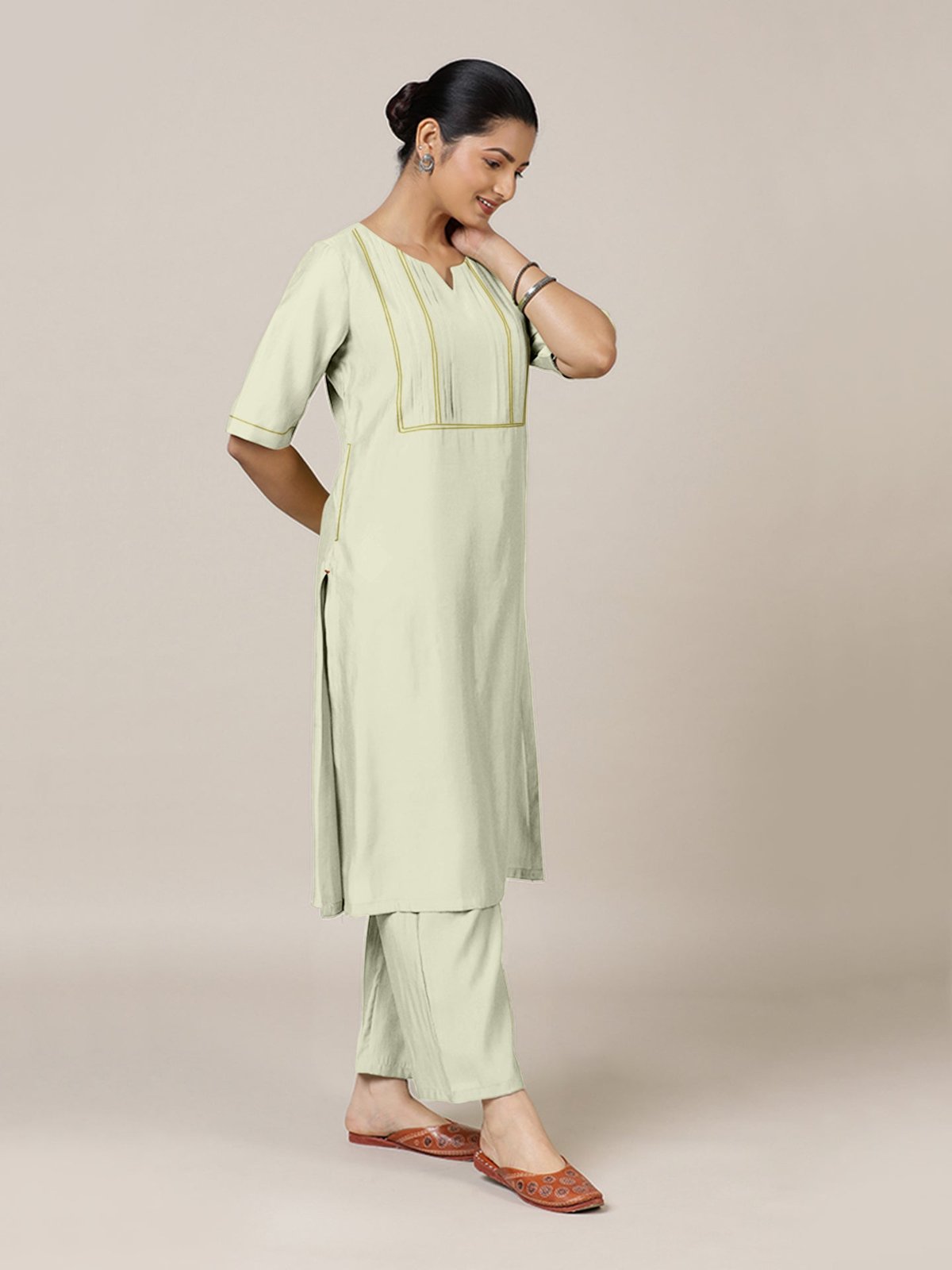 Esha Rozaana Kurta Set