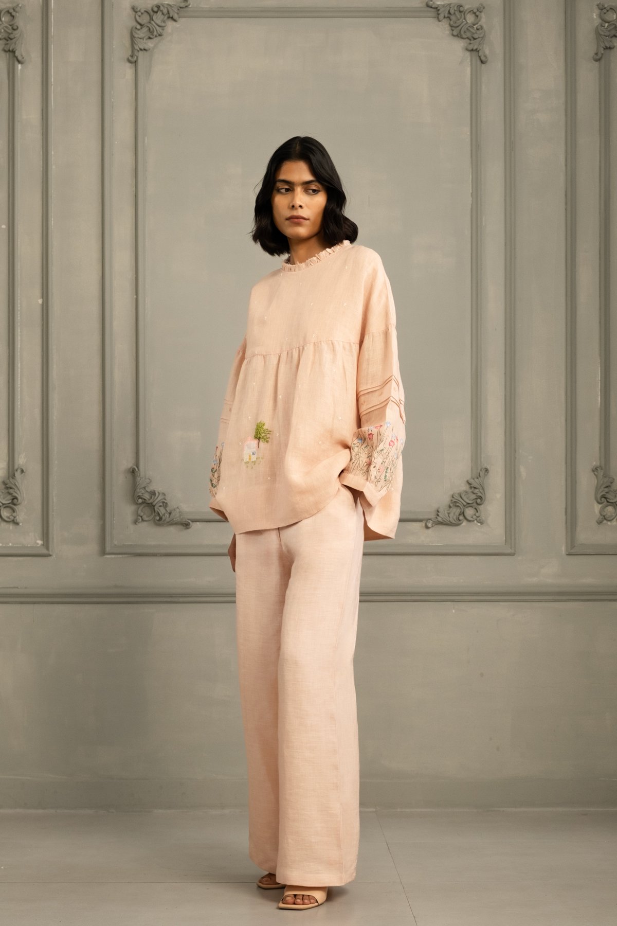 Ivory Top In Gauze Linen With Embroidery
