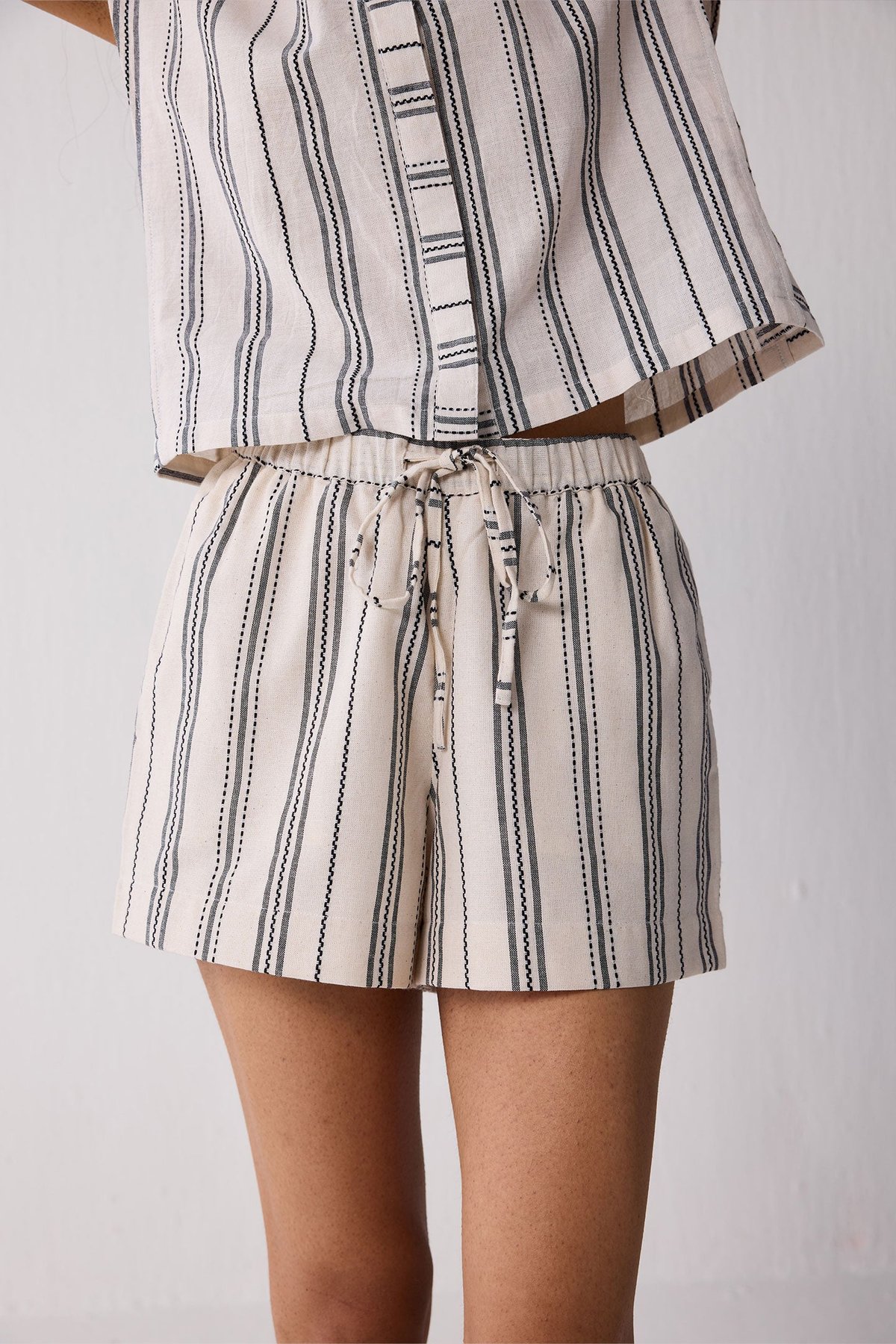 Regular Drawstring Shorts