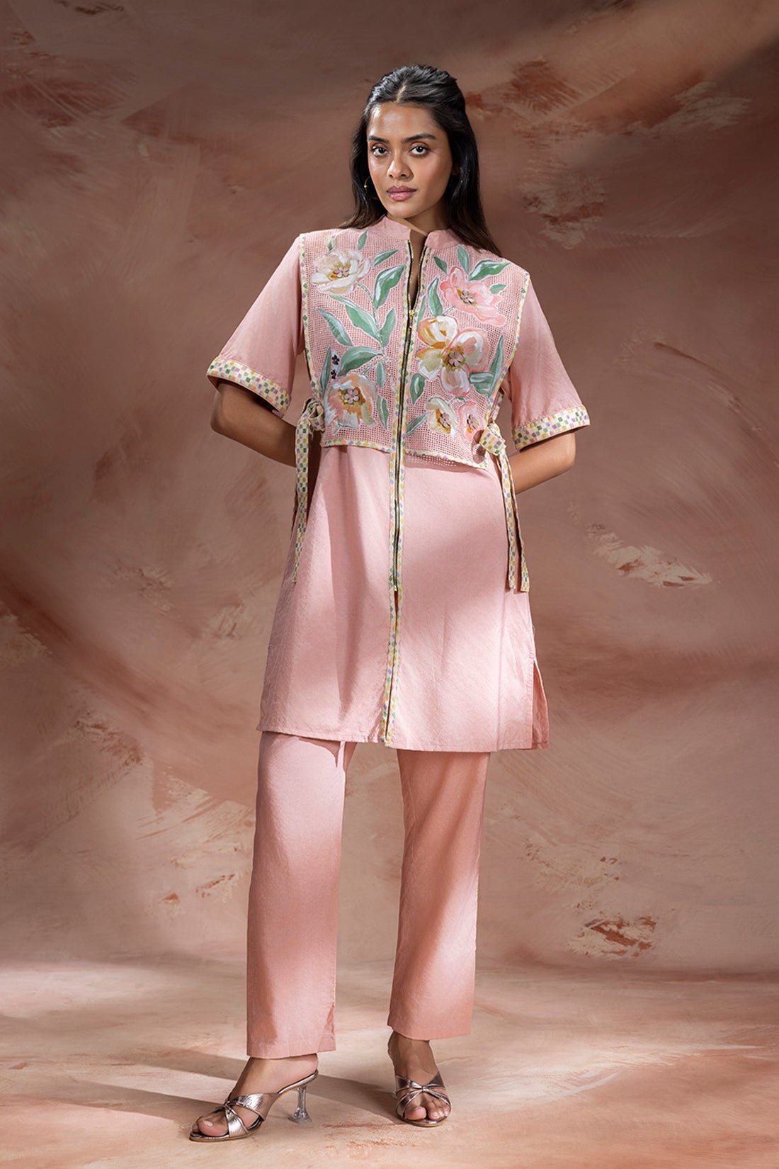 Zeya Applique Bib-Detail Kurta and Pants