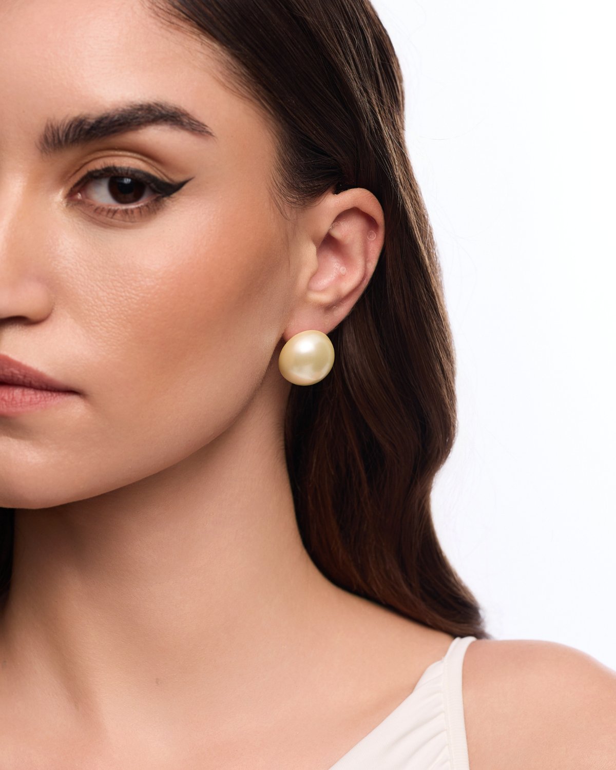 20MM PEARL STUDS - GOLDEN