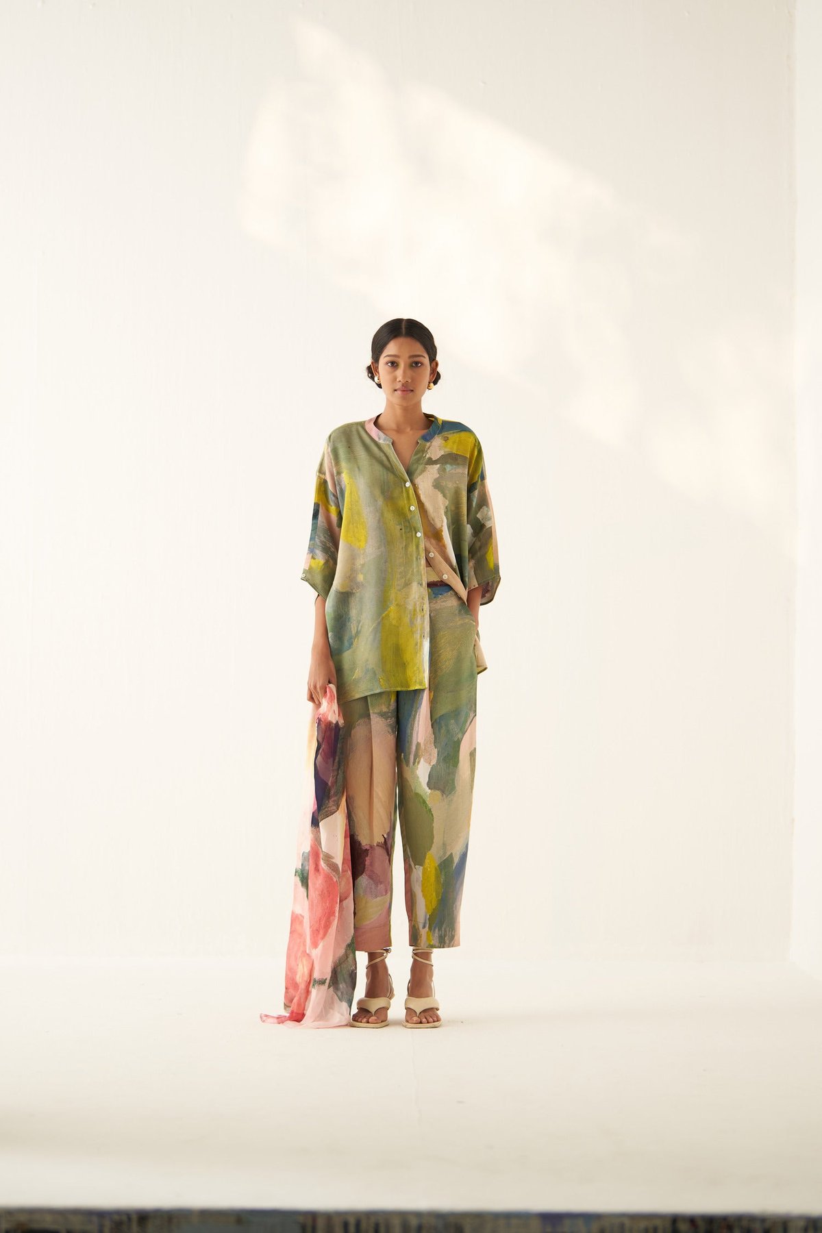 Multicolor Abstract Print Anti-Fit Straight-Leg Trousers