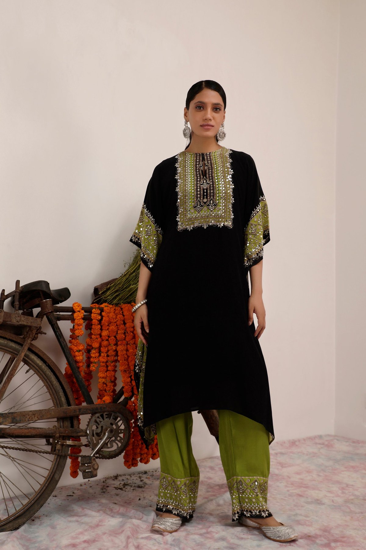 Black and Green Crepe Kaftan Kurta Set with Pants