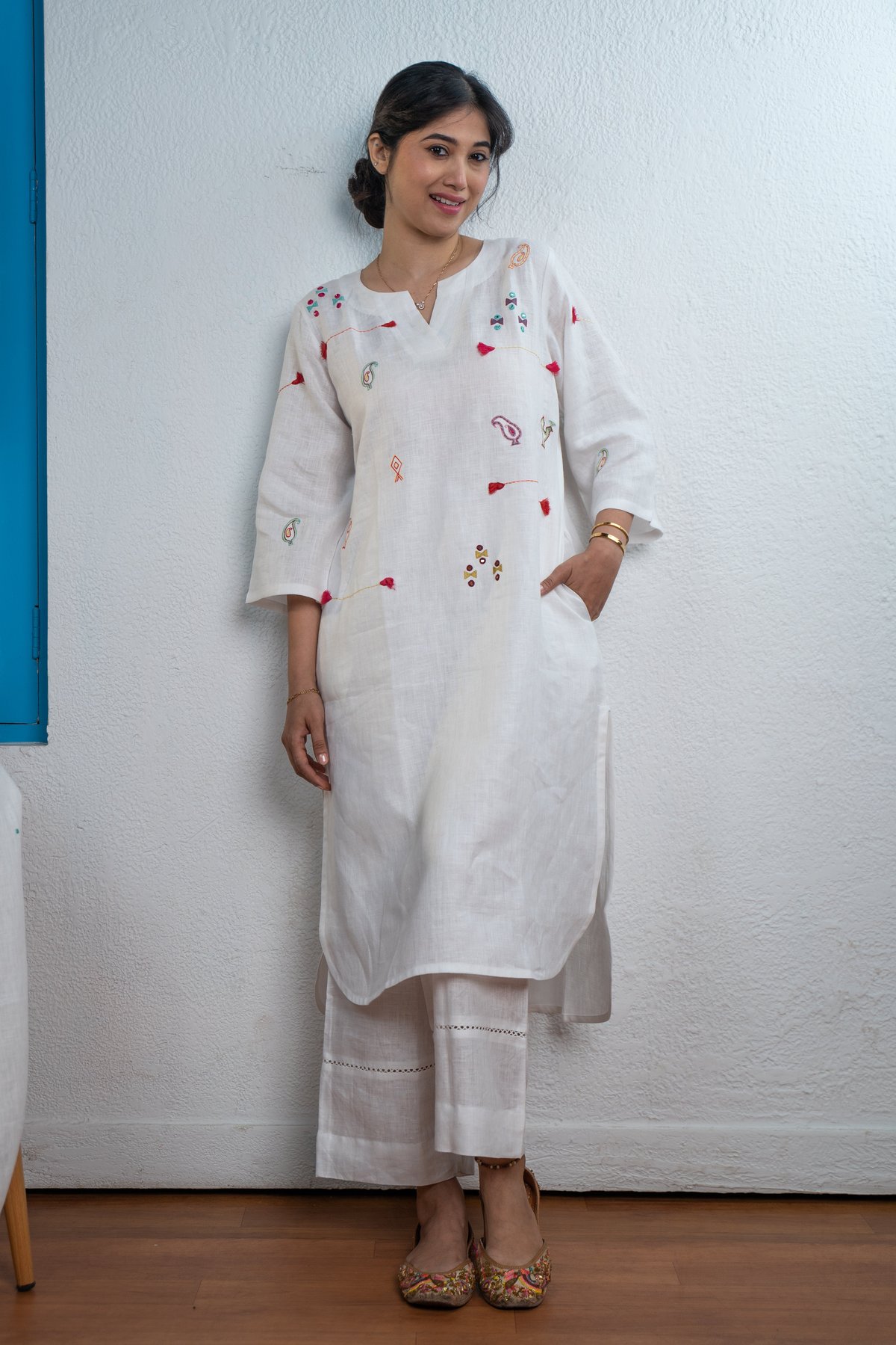 White Linen Straight Kurta Pant Set with Embroidery
