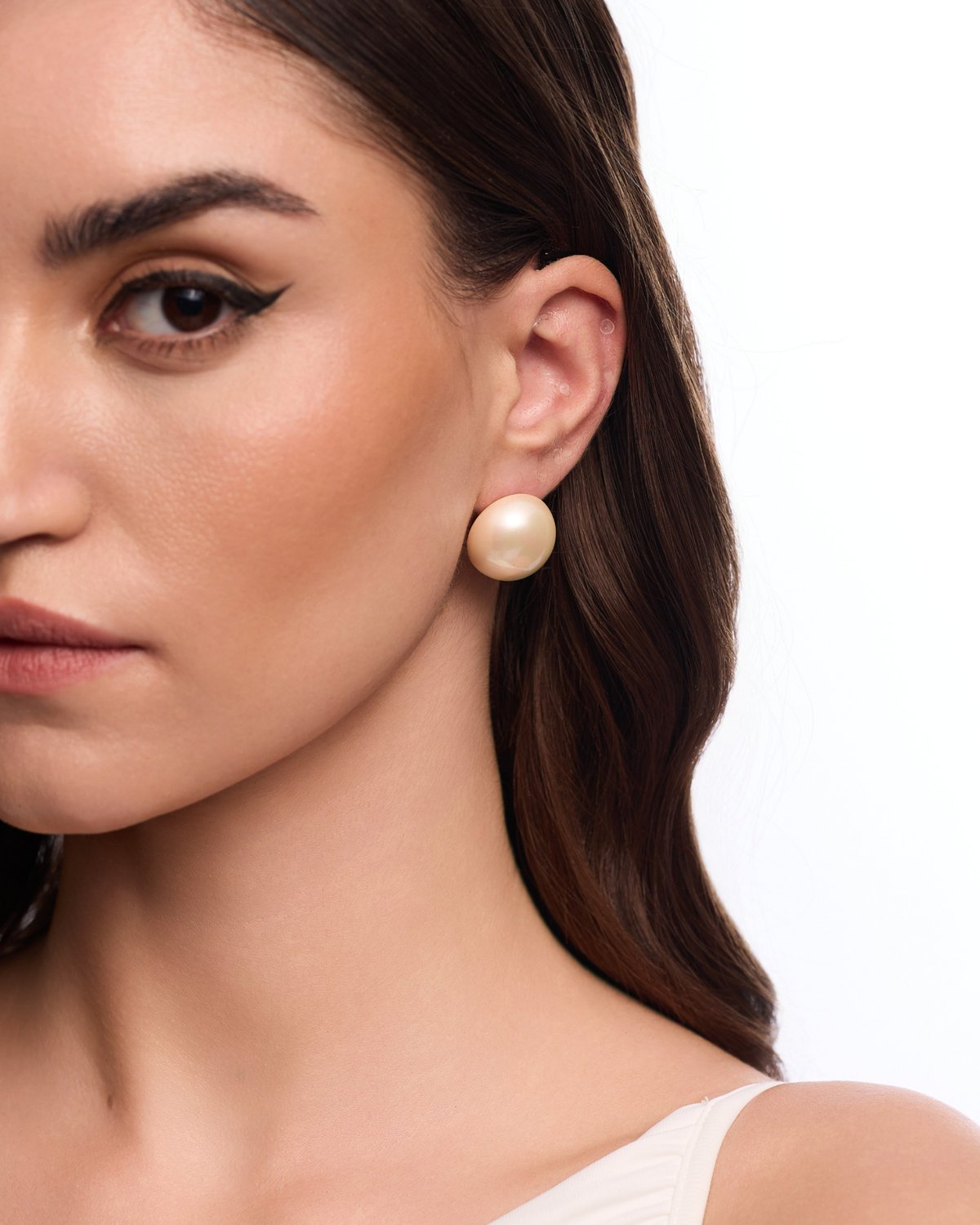 20MM PEARL STUDS - PEACH
