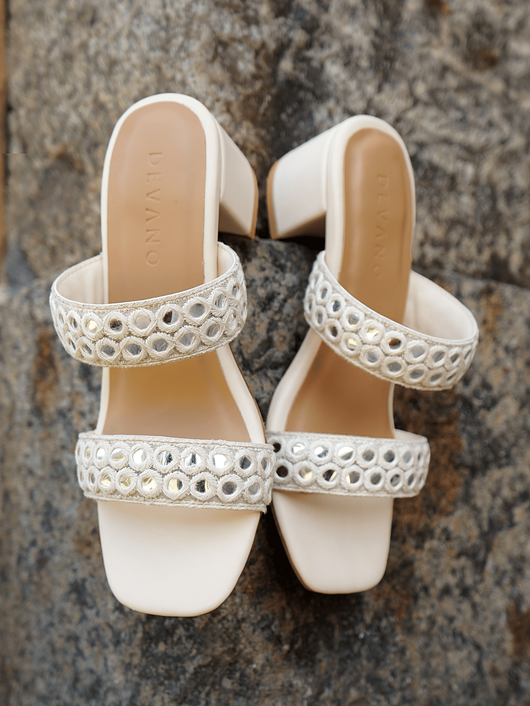 Inaya Heels
