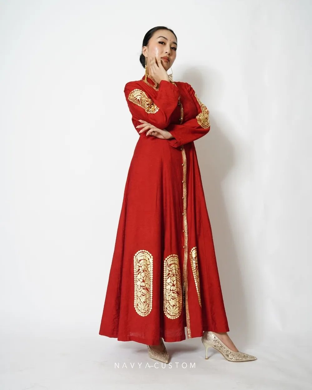 1693-11 Scroll-Gown