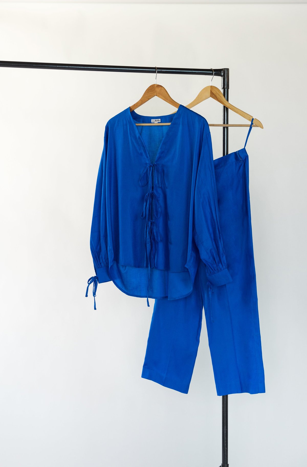 Tie-Up Bishop Shirt