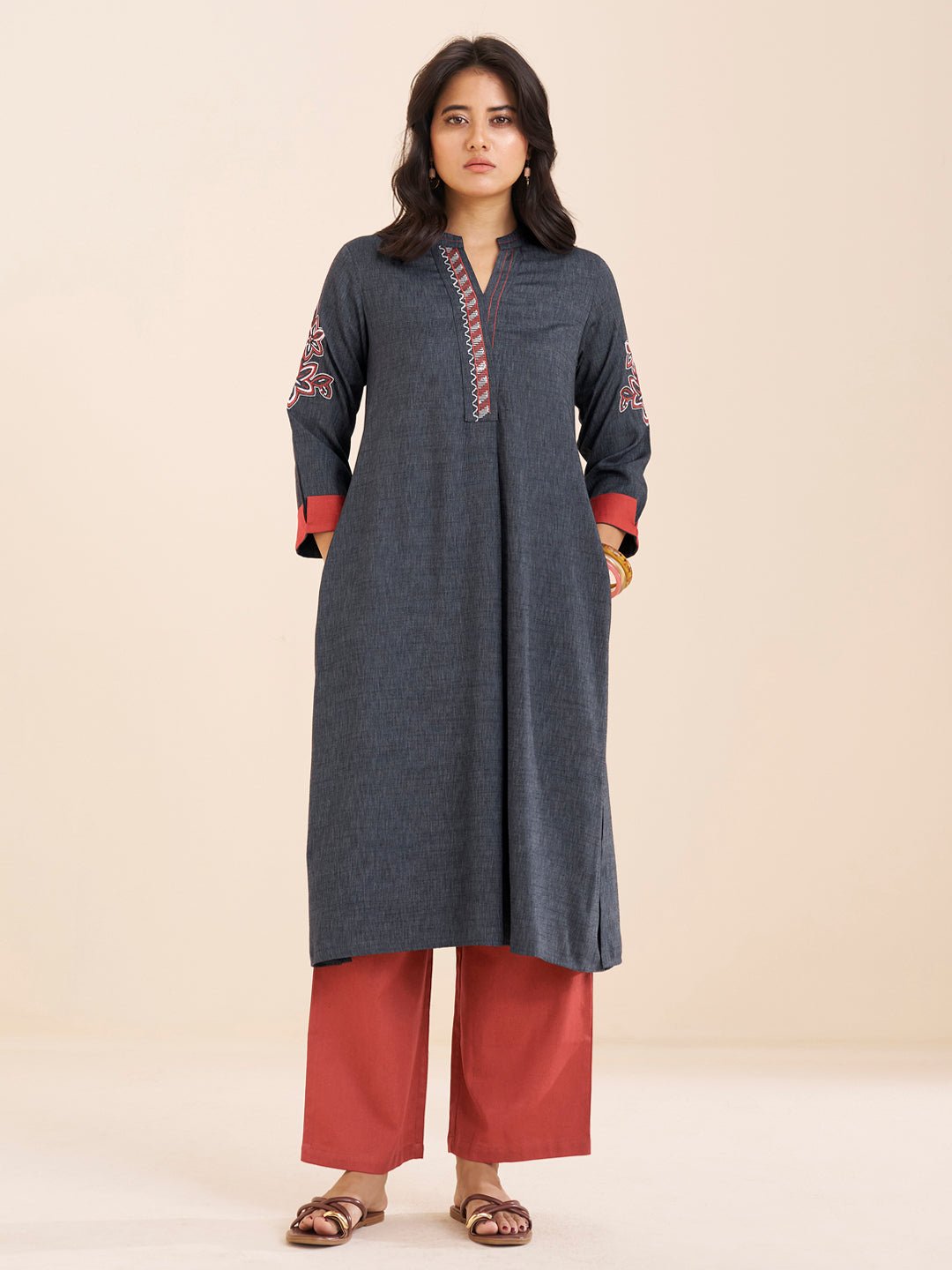 Elegant Grey Straight Kurta in Viscose Blend