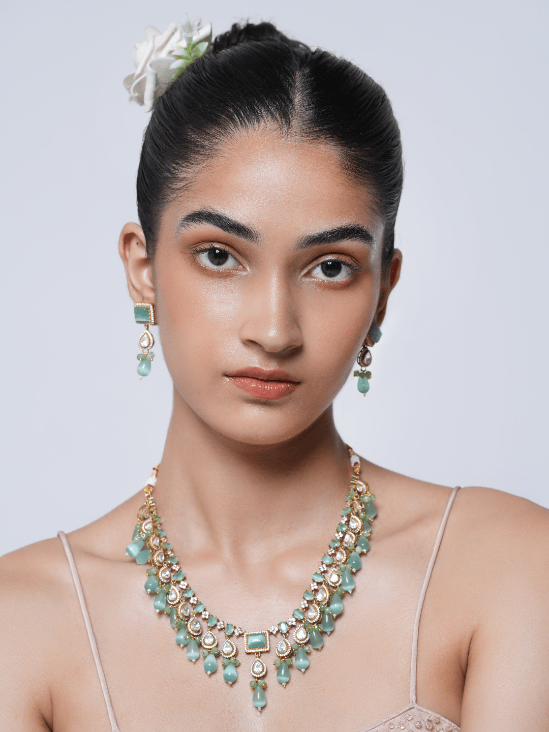 Beautiful Turquoise Stones Necklace