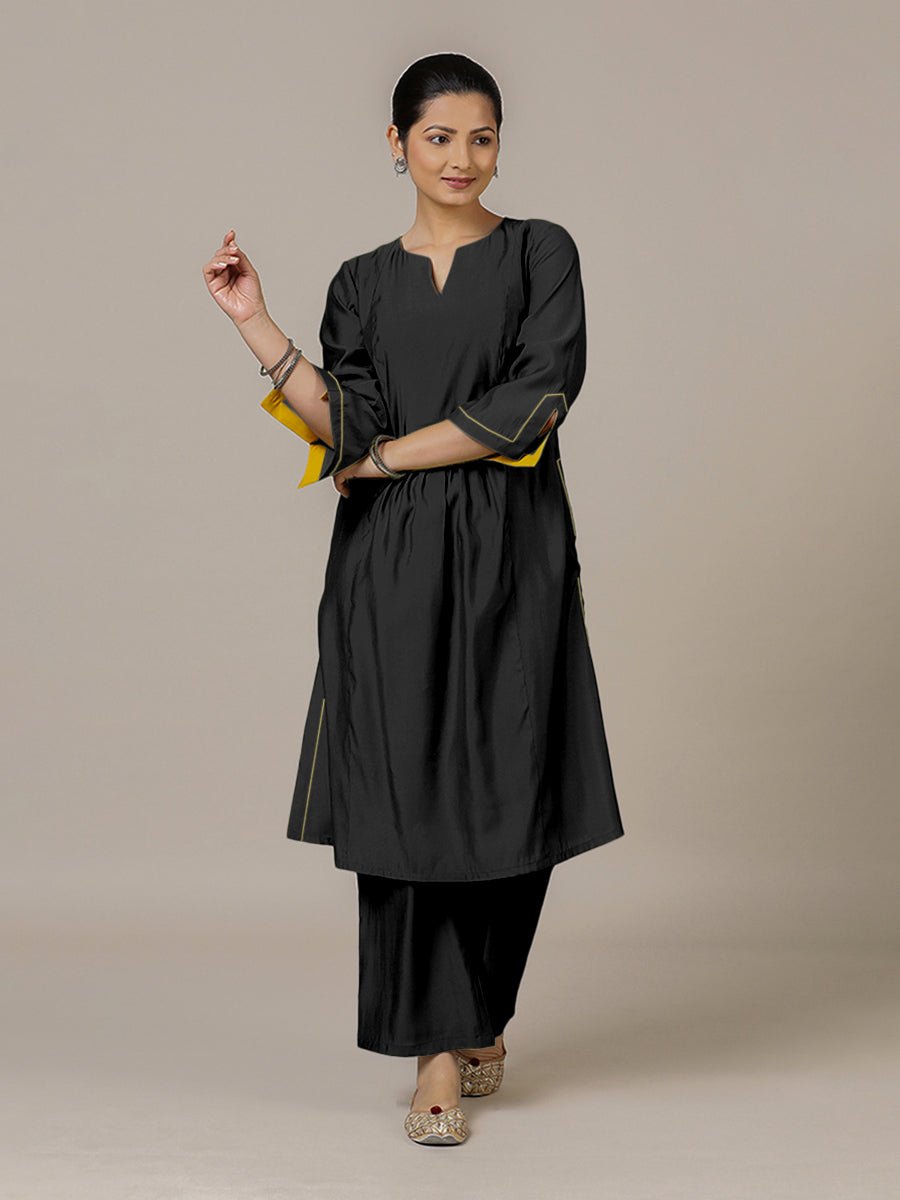 Nimrat Rozaana Kurta