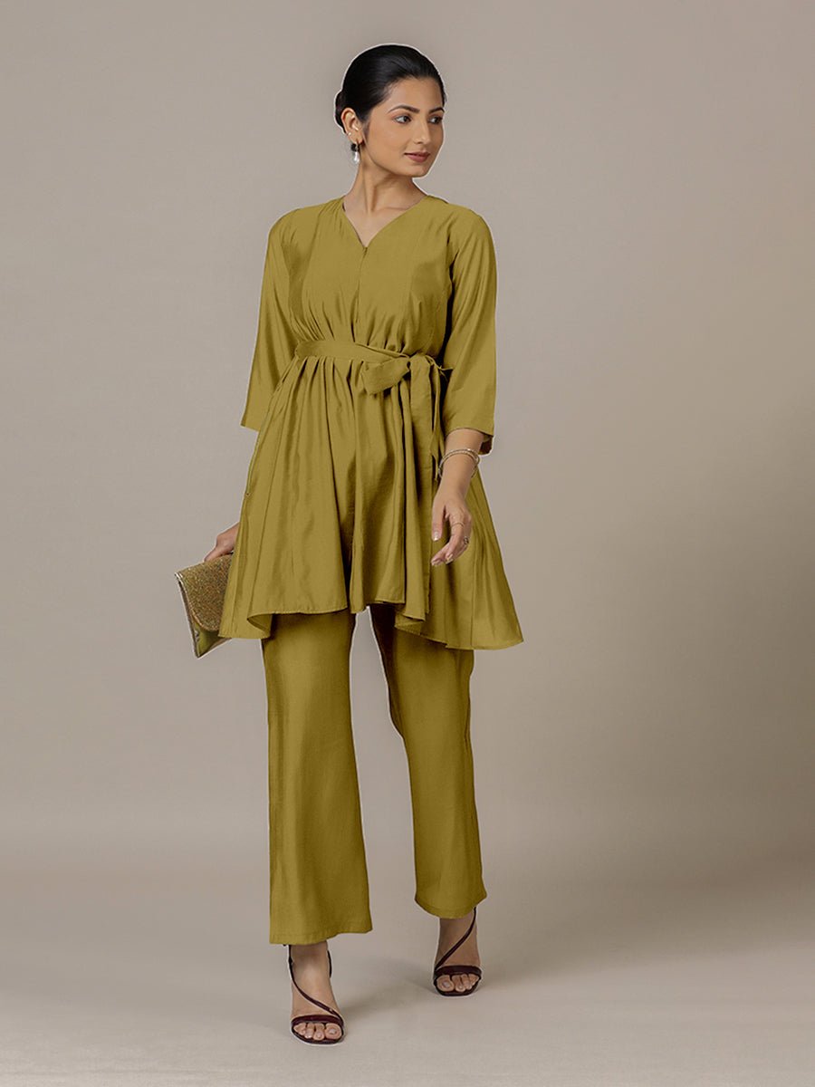 Tuhi Rozaana Kurta Set