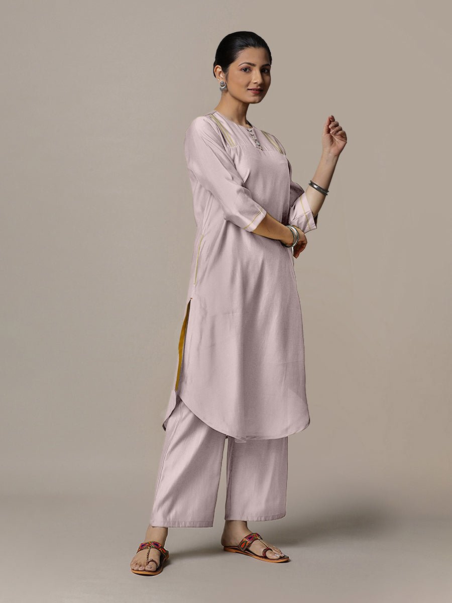 Urvi Rozaana Kurta