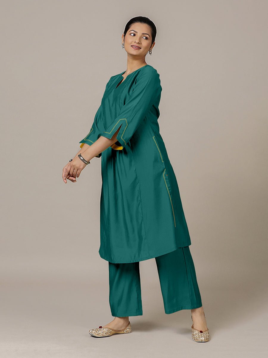 Nimrat Rozaana Kurta