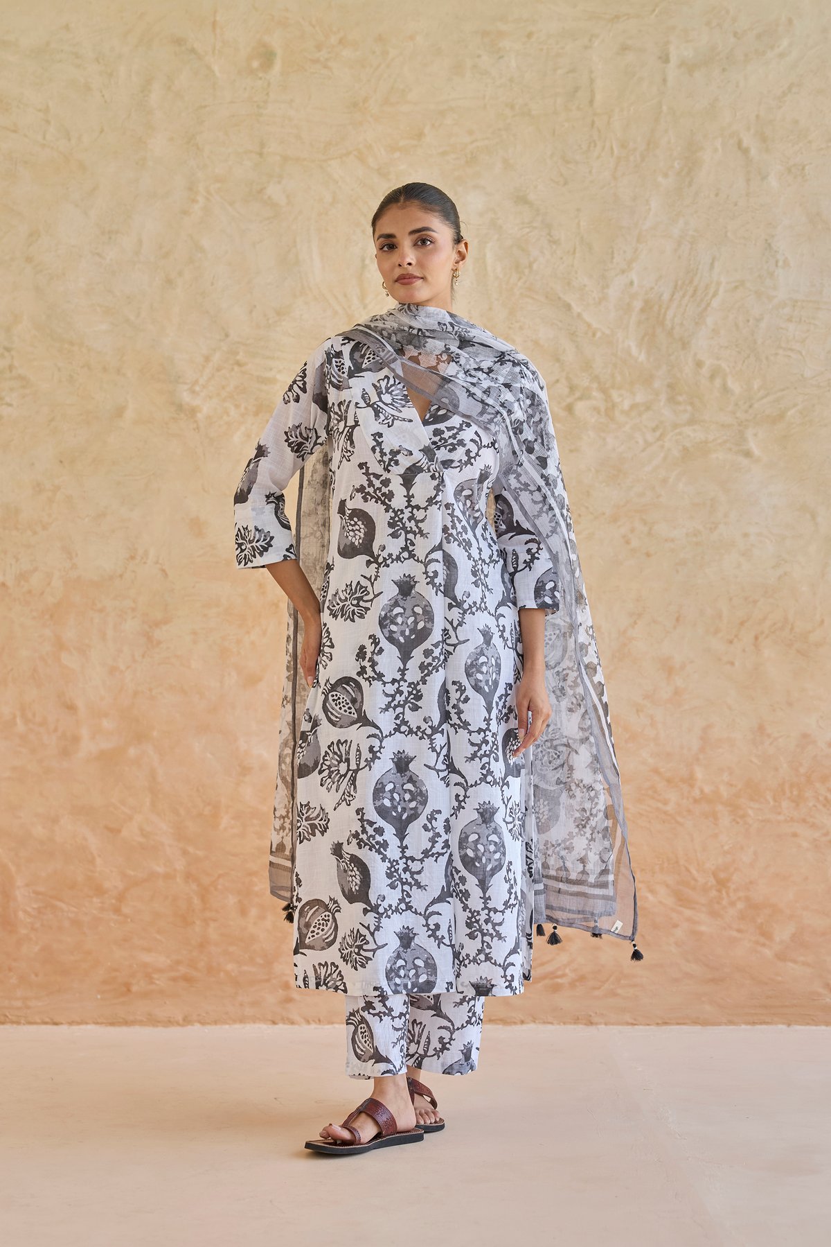 Cotton Anar Jaal Kurta Set in Black & White