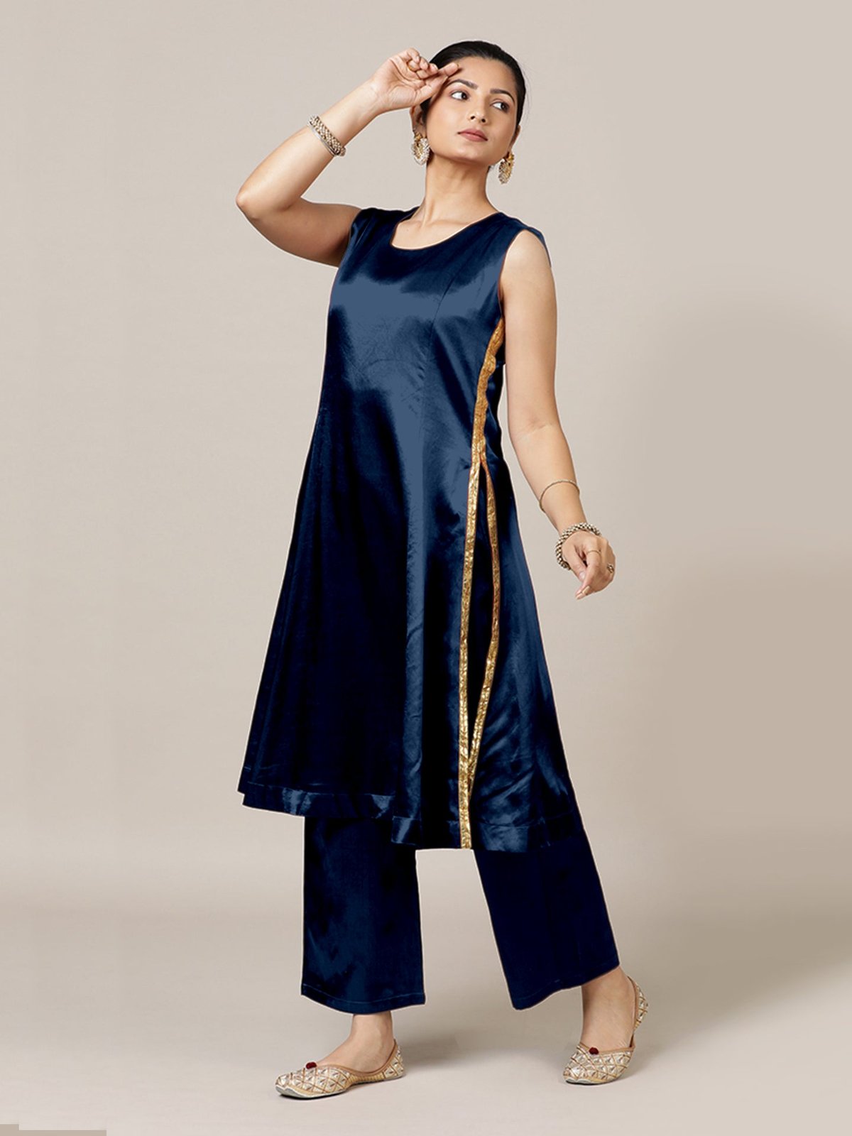 Gulnaaz Tyohaar Kurta