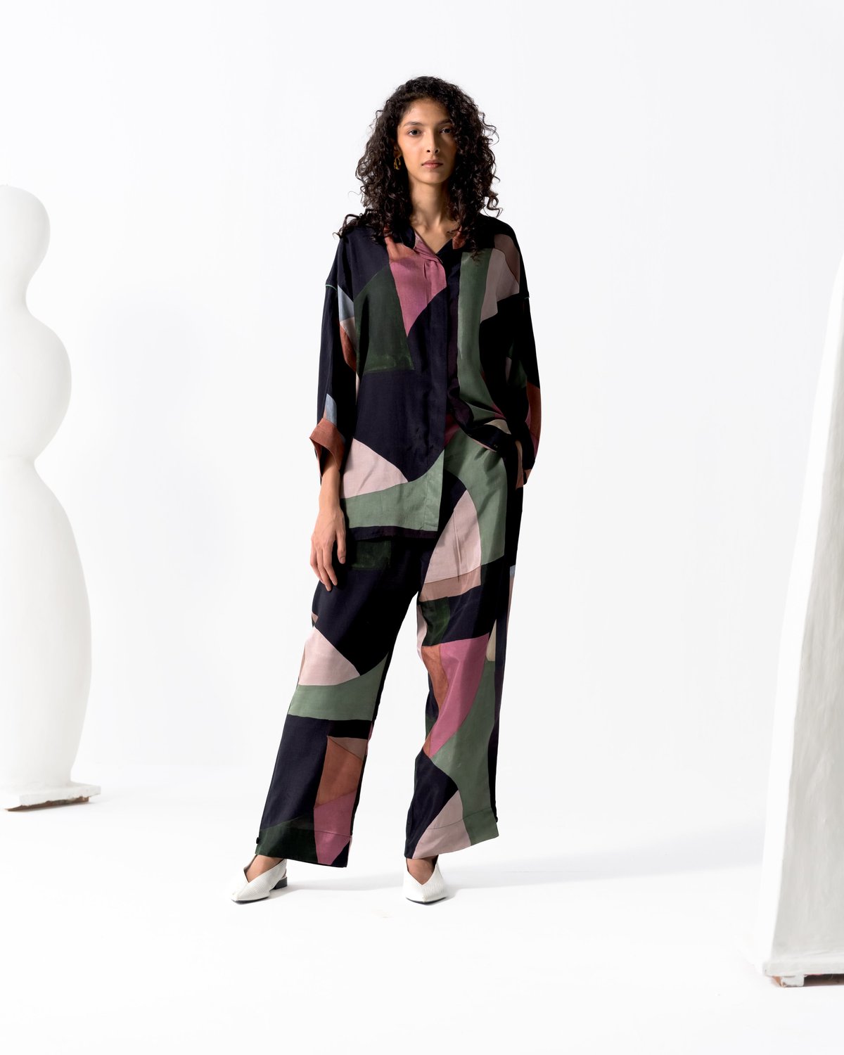 Black Abstract Colorblock Anti-Fit Shirt