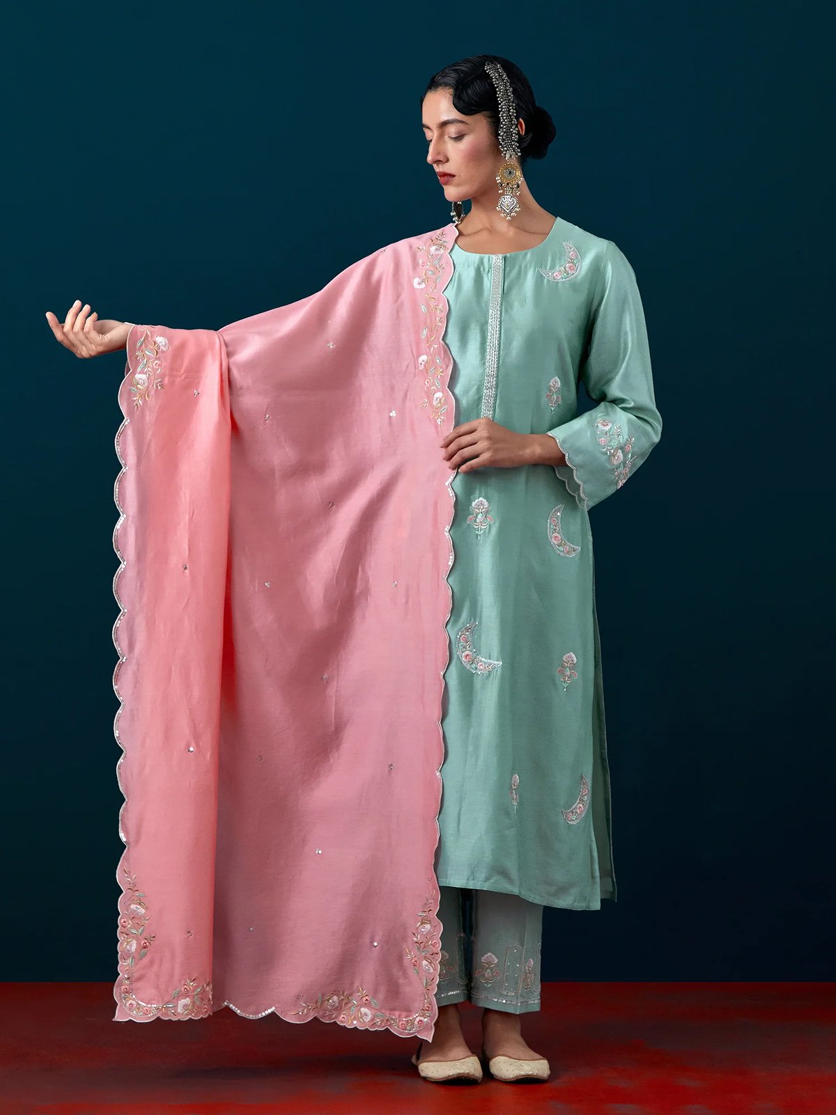 Scalloped Embroidered Dupatta