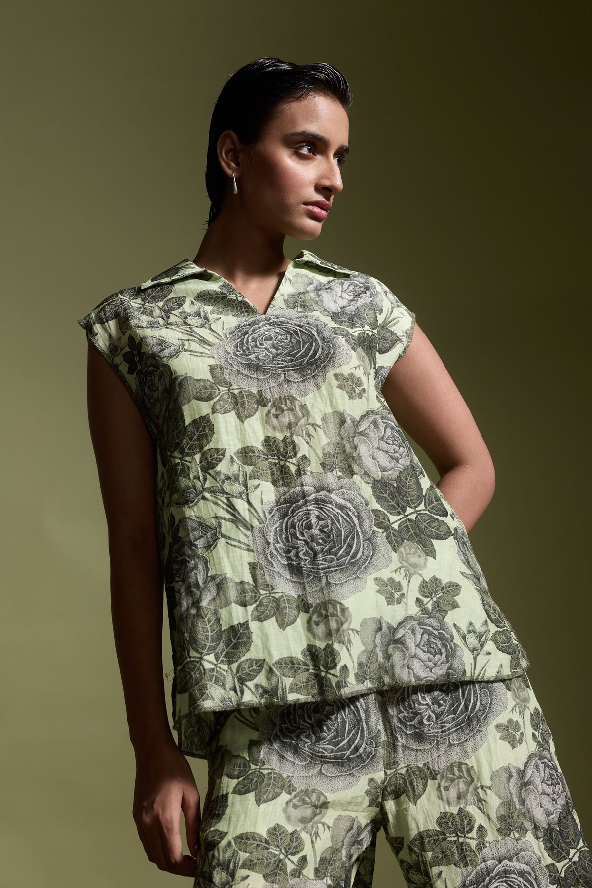 Pistachio Floral Sleeveless Collared Popover Top