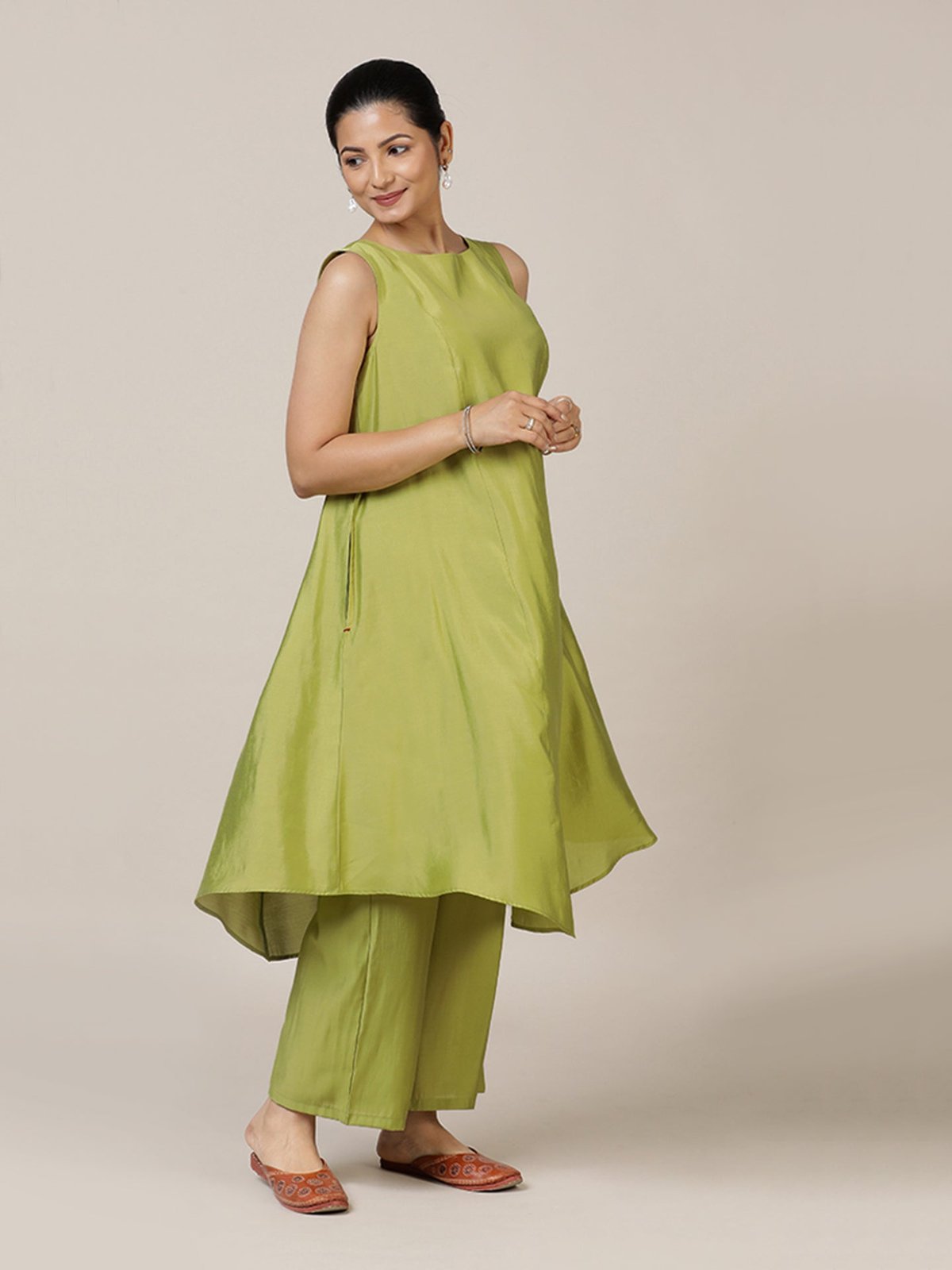 Anoki Rozaana Kurta