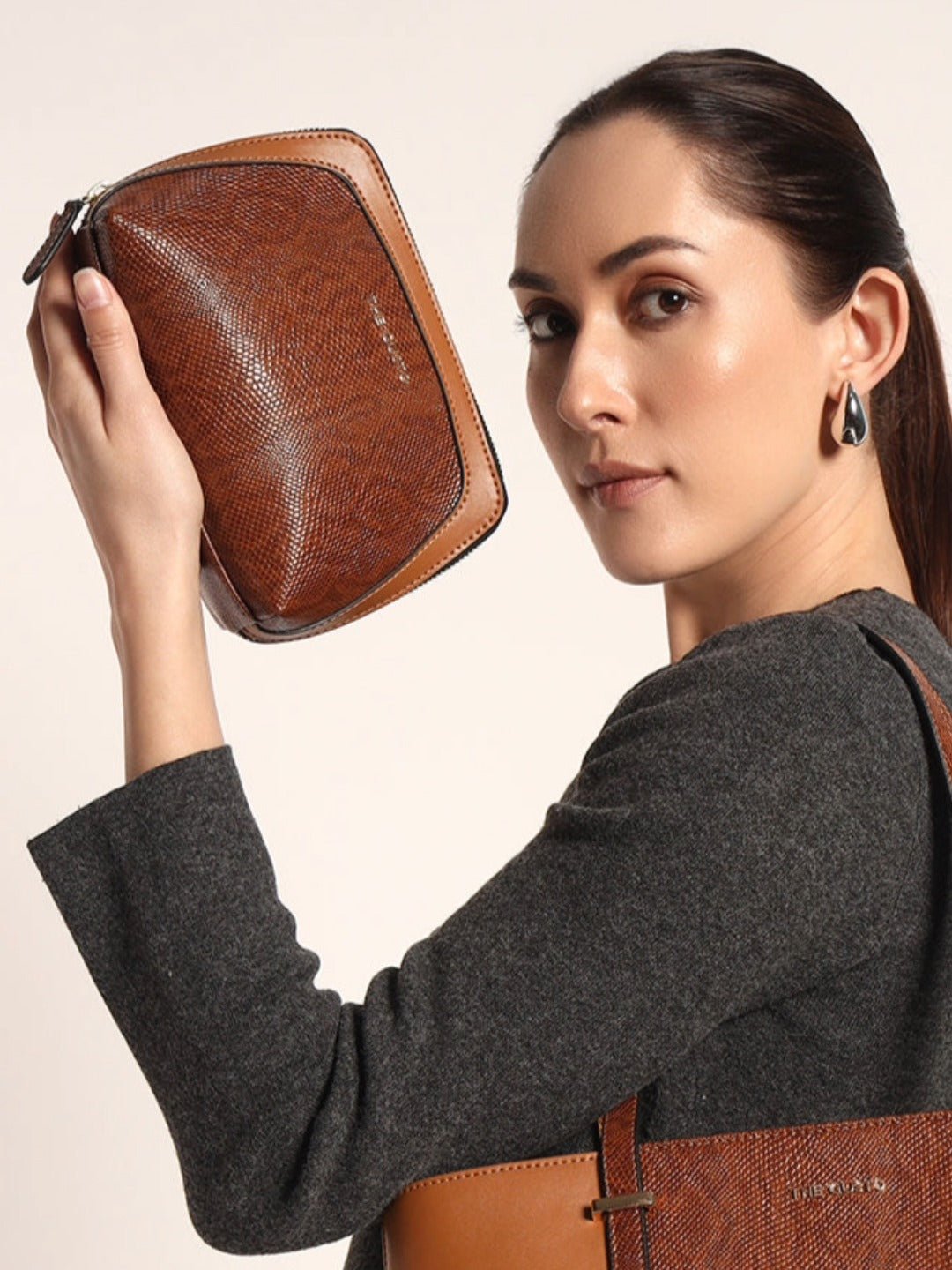 Iconic Pouch - Tan