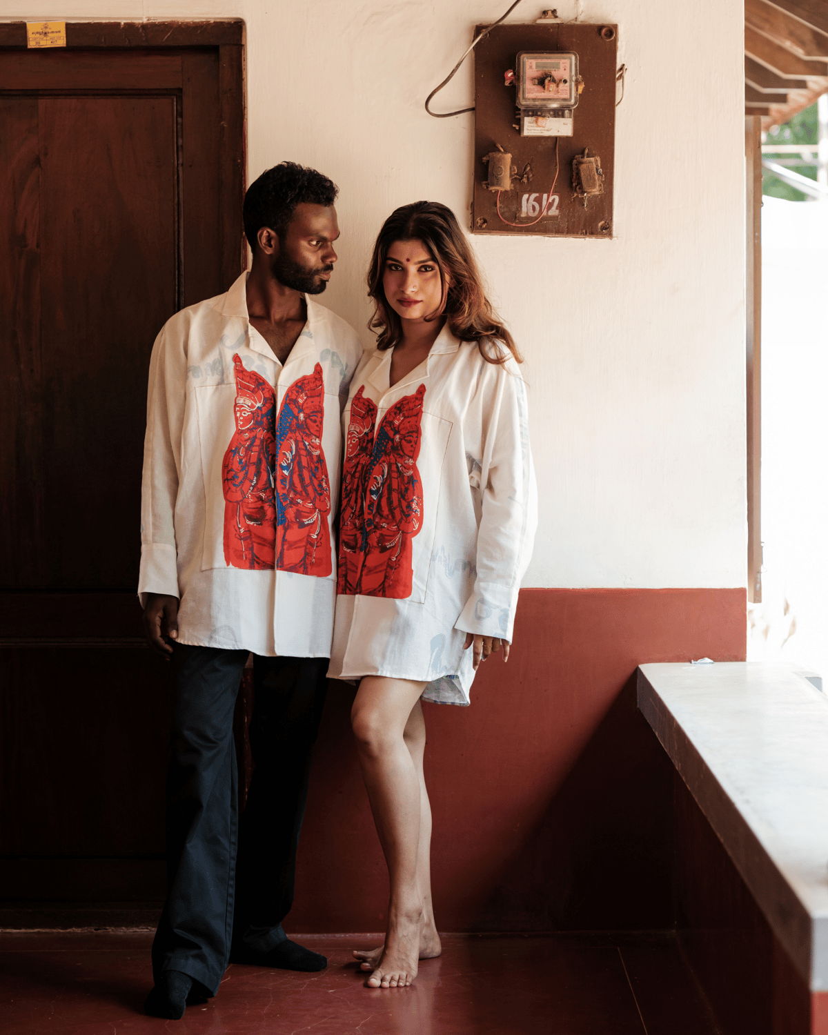 White Linen-Cotton Graphic Print Longline Shirt