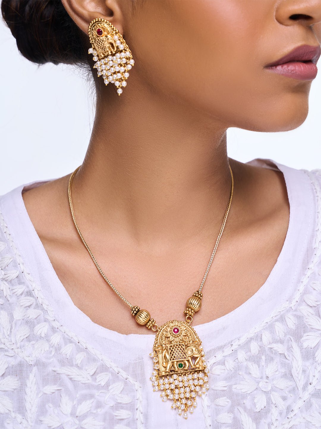 Sleek Elephant Pendant Set