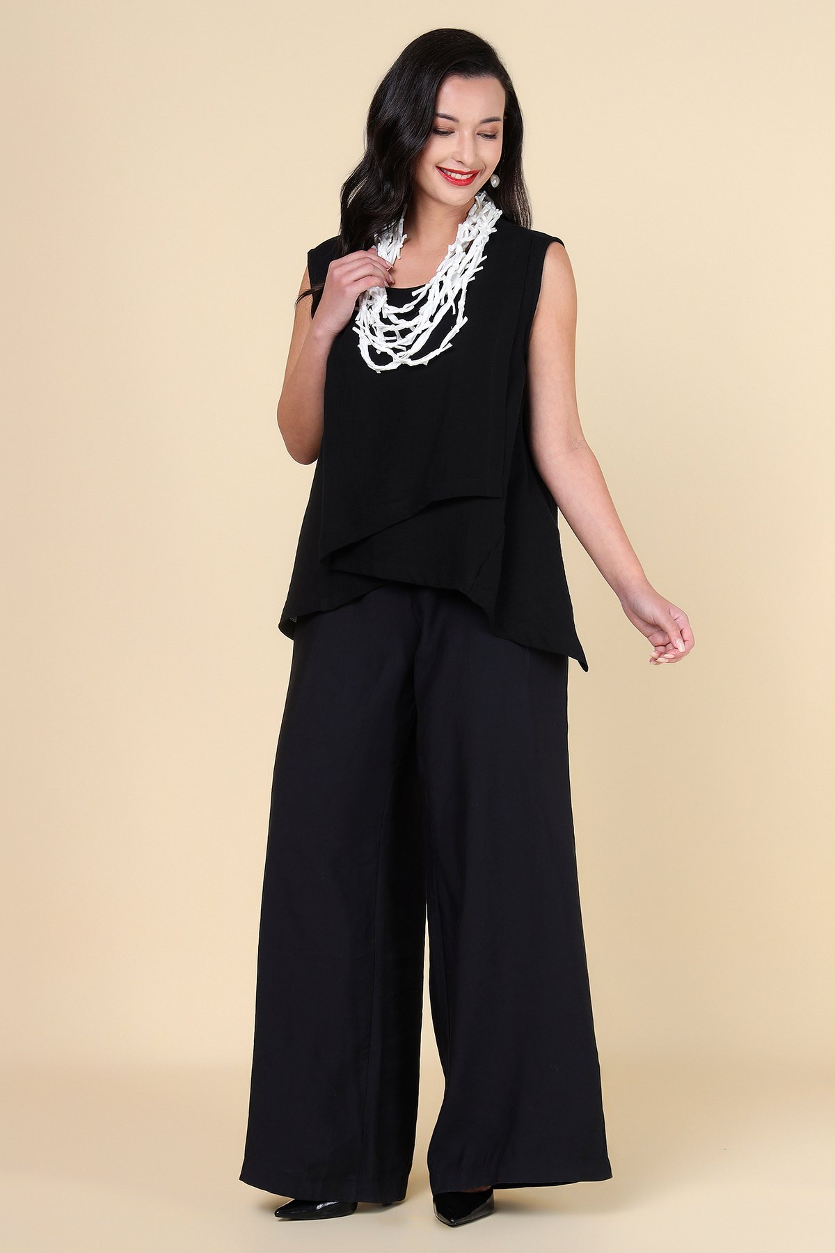 Black Sleeveless Round Neck High-Low Hem Top