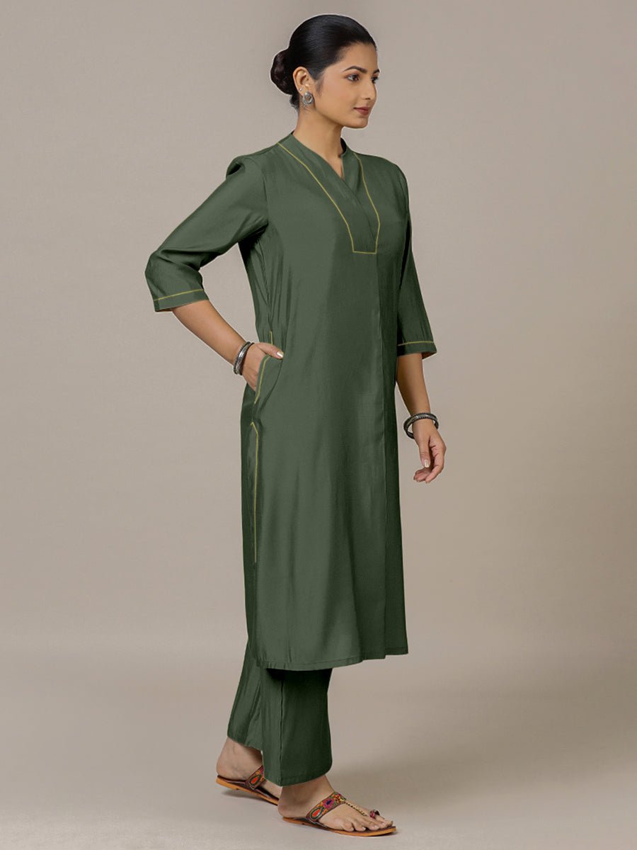Paakhi Rozaana Kurta Set