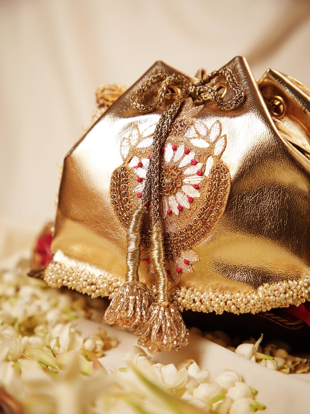 Crown (Potli)