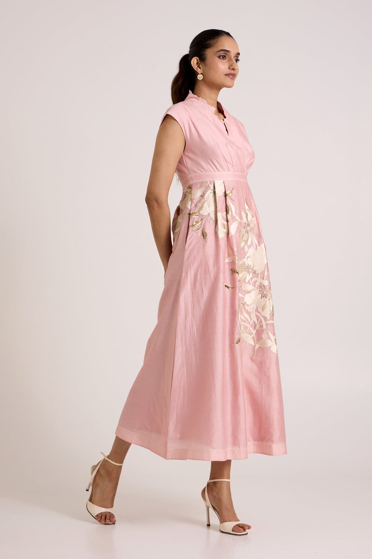 Ice Pink Paiva - Soft Bloom Midi Dress