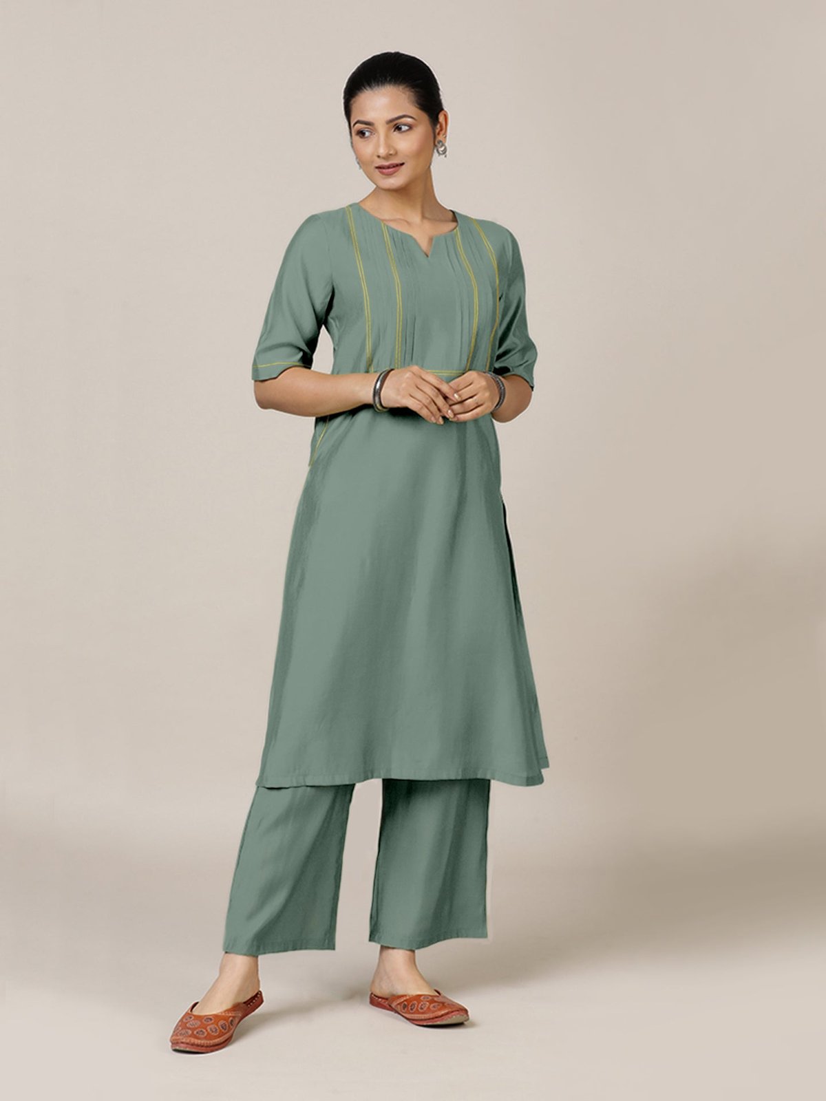 Esha Rozaana Kurta Set