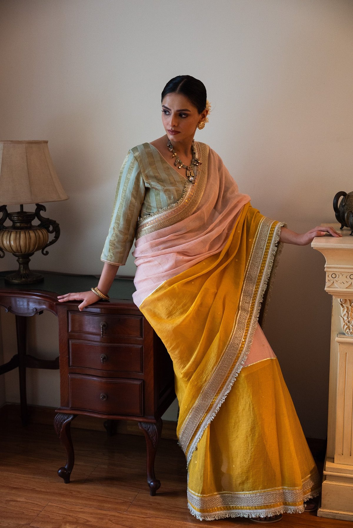 Jhilmil Dual Color Tilla Saree