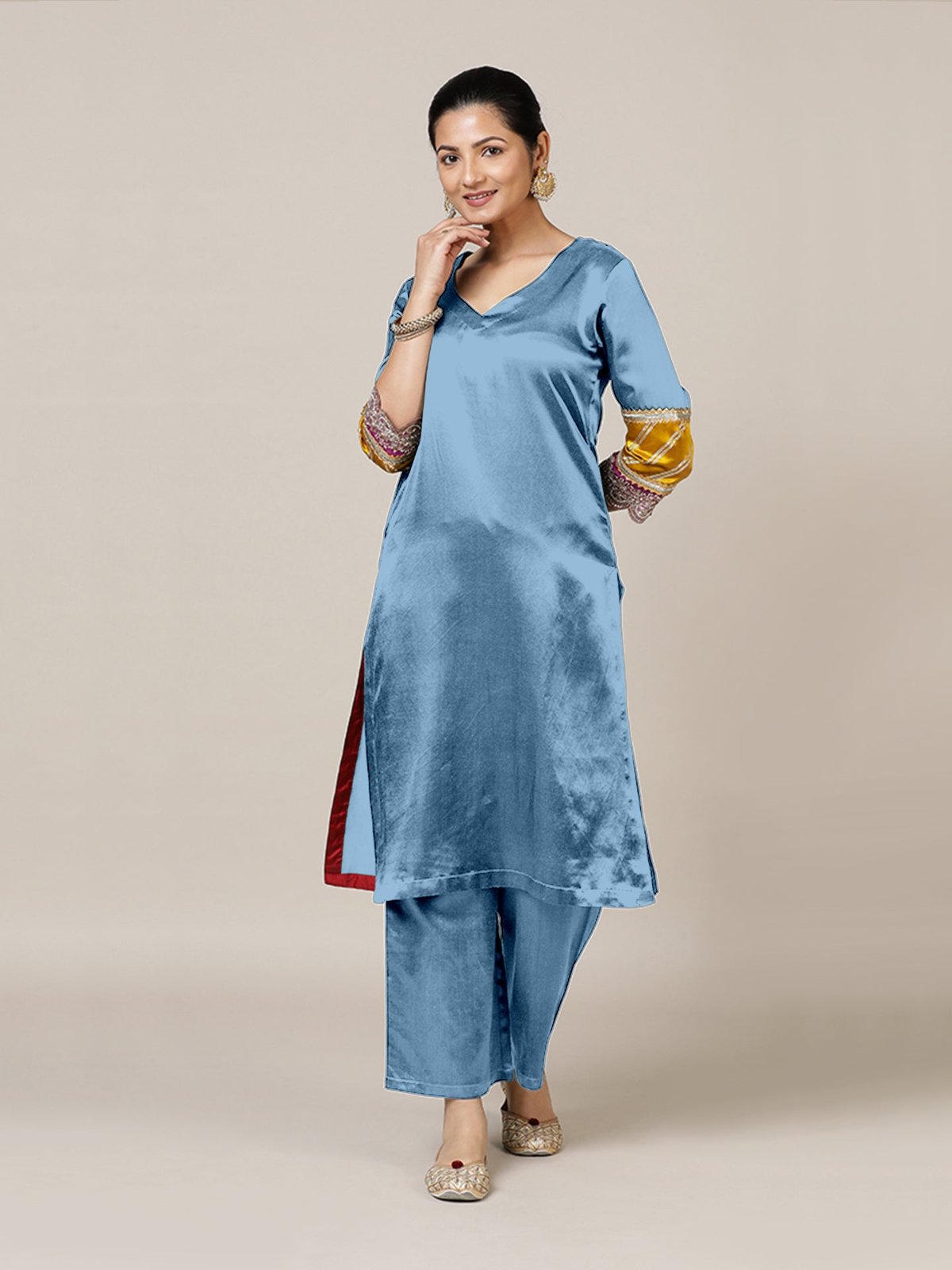 Kainaat Tyohaar Kurta