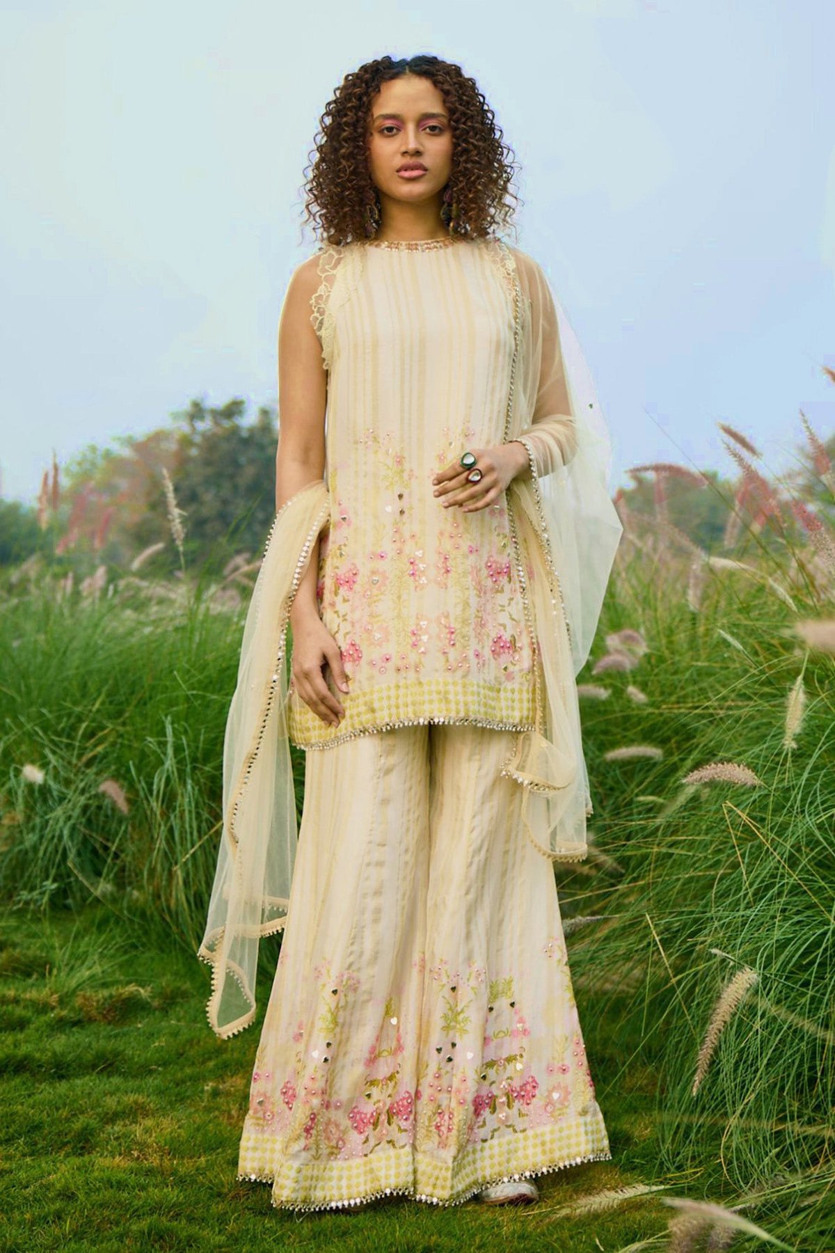 Floral Printed Off White Sharaset