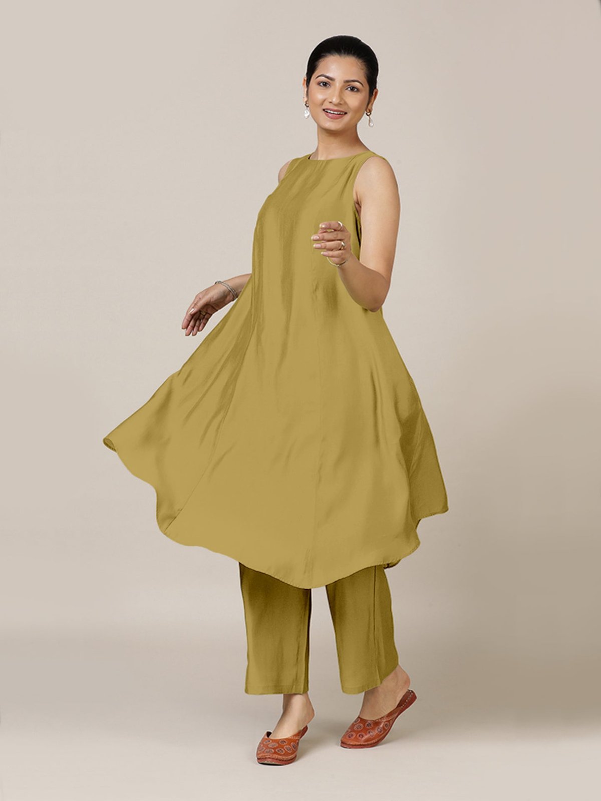 Anoki Rozaana Kurta
