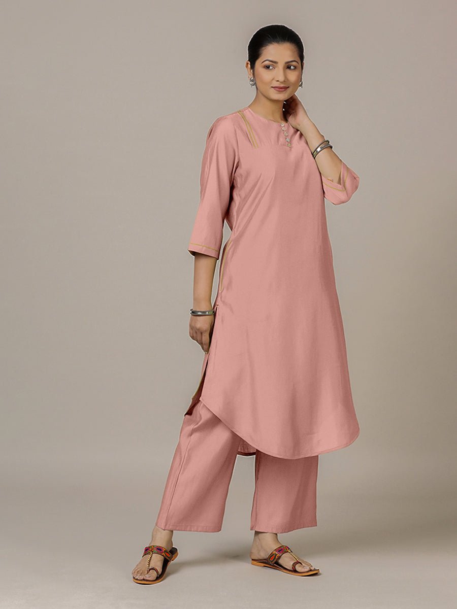 Urvi Rozaana Kurta