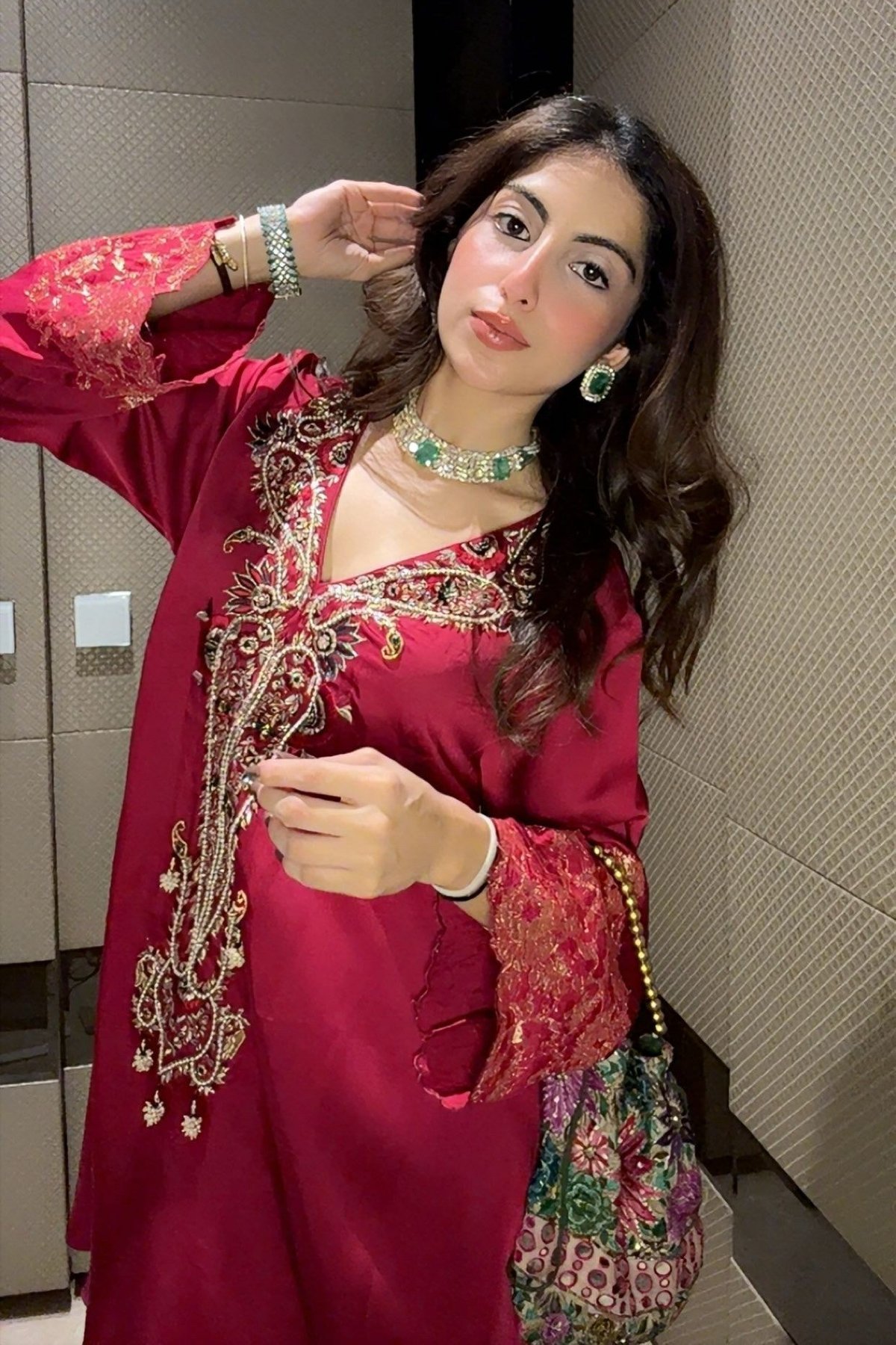 Shamiyana Laal Hand Embroifdered Dhoti Set
