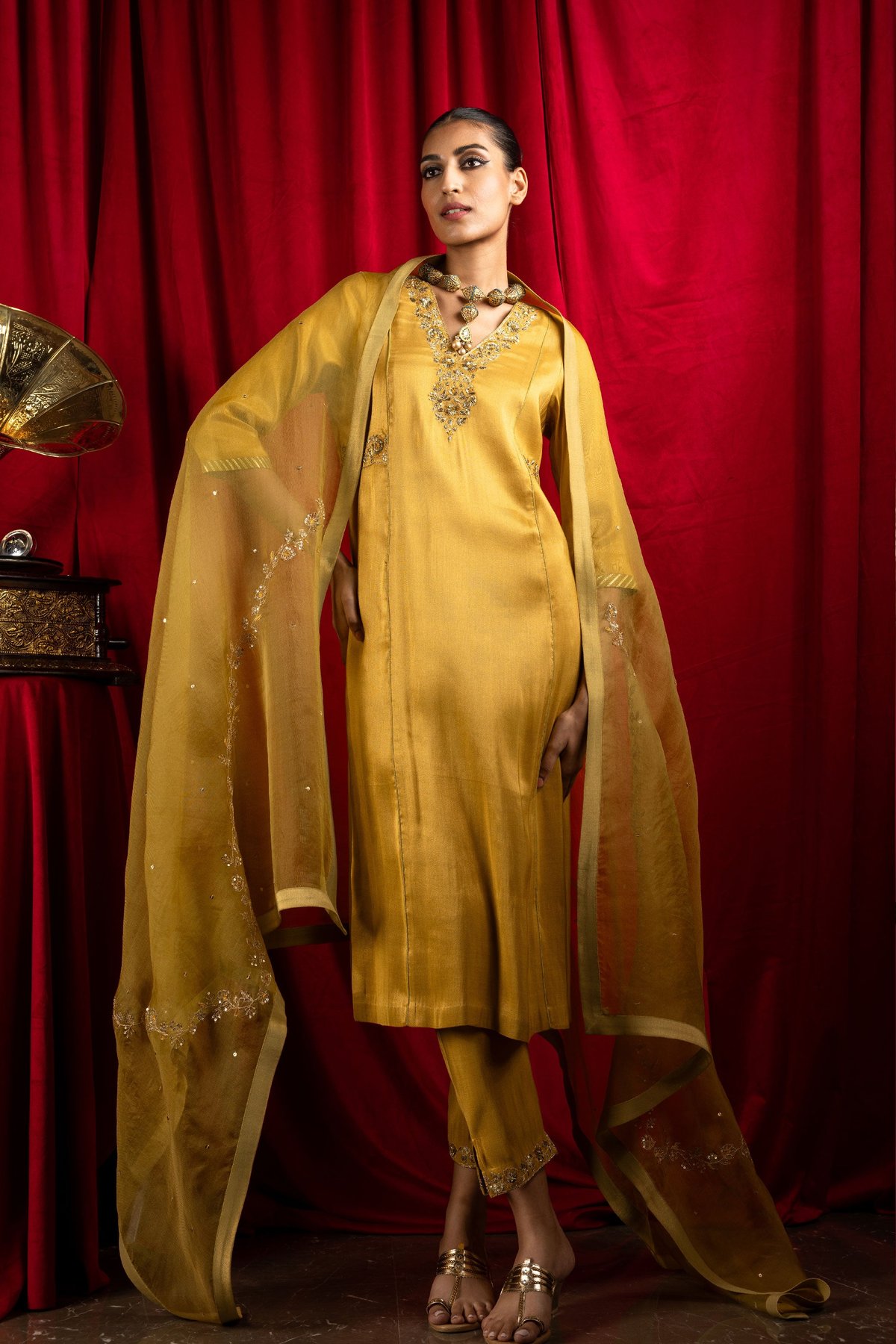 Suhani Tissue Handcrafted Kurta Set