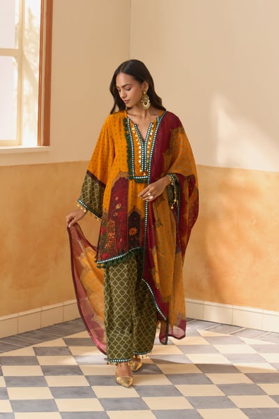 Zaafraan Set