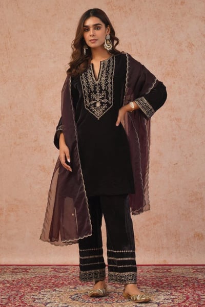 Limited Pieces Velvet Looks