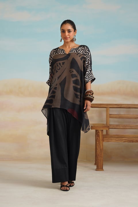 Black Abstract Printed Co-ord Set with V-Neck Top