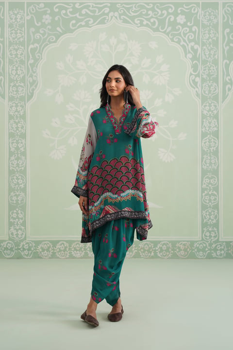 Green Printed V-Neck Kurta Set with Embroidered Neck