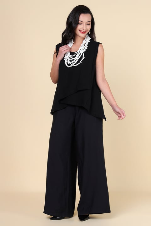 Sleeveless Asymmetric Top With Neckpiece