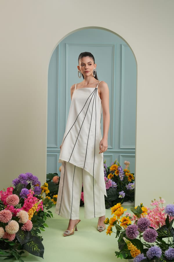Off-White Wide-Leg Striped Trousers with Elastic Waist — Chöjé